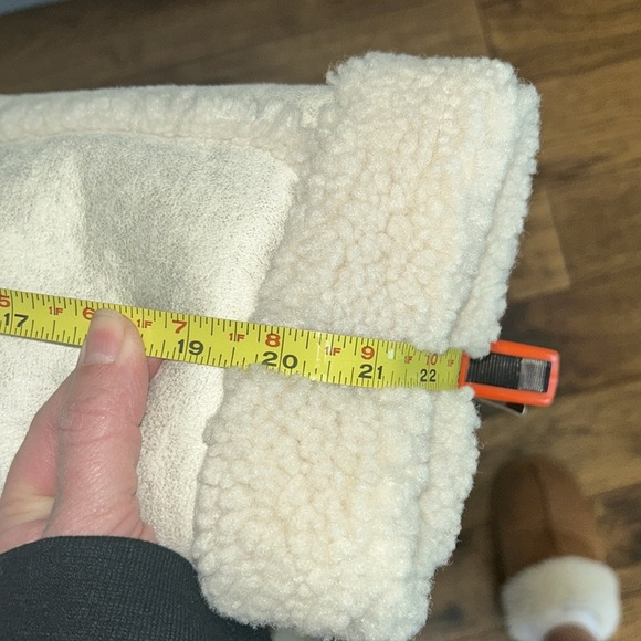 Abercrombie & Fitch: Sherpa Cream Crop Coat: Women’s Size L - Picture 9 of 10